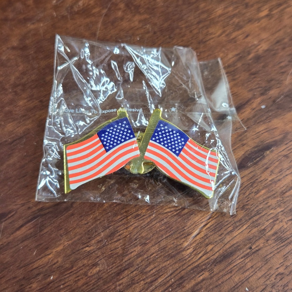 Vintage Style Double American Flag Enamel Lapel Pin Gold Tone USA Patriotic Pin